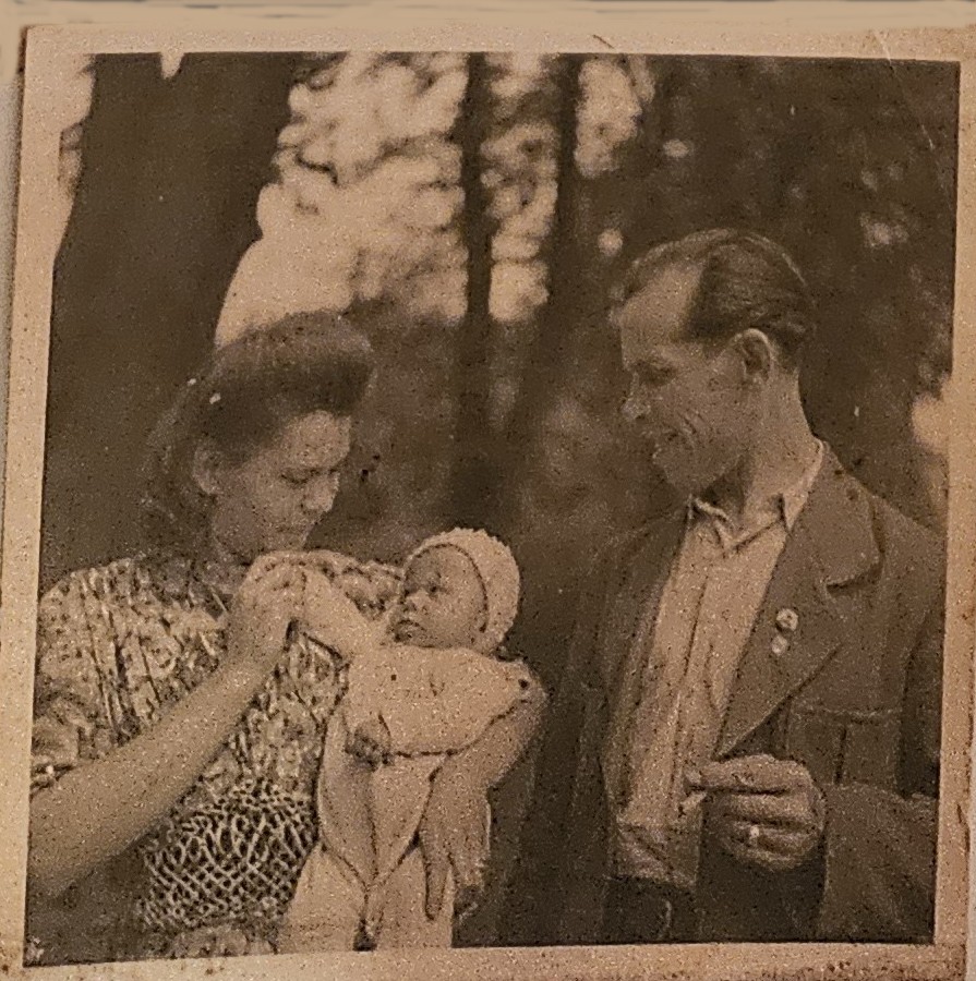 Familienfoto Sommer 1947