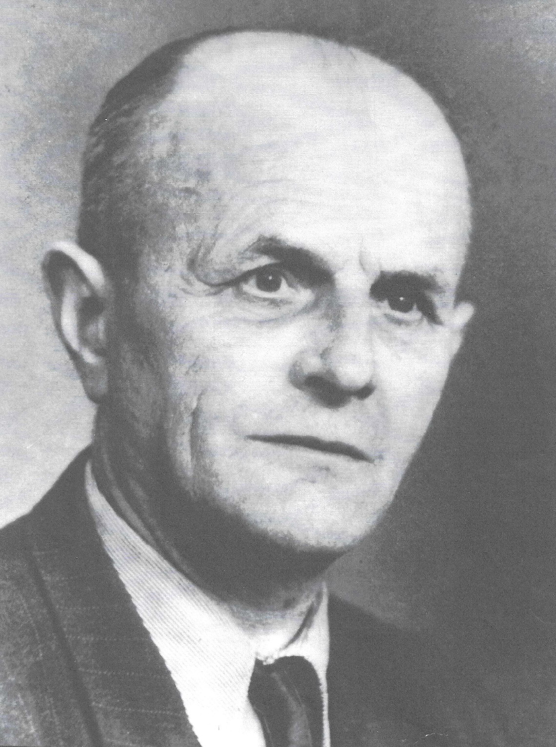 Foto von Walter Retterath (unbekanntes Datum)
geboren am 01. April 1894 in Wurzen, verstorben am 29. November 1970 in Zeitz